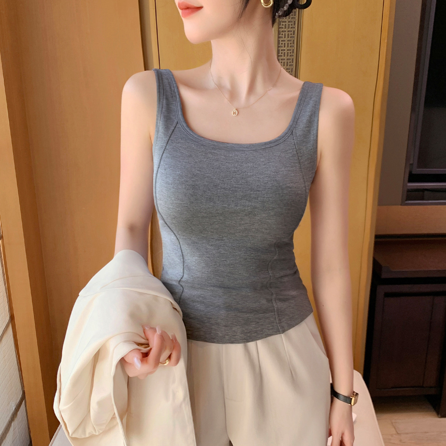 灰色鱼骨吊带背心女美背春夏新款内搭遮副乳显瘦外穿露背打底上衣
