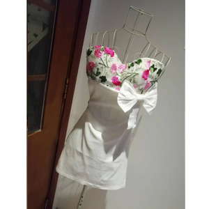 复古纯欲紧身包臂玫瑰花蝴蝶结白色抹胸裹胸连衣裙女秋季气质短裙