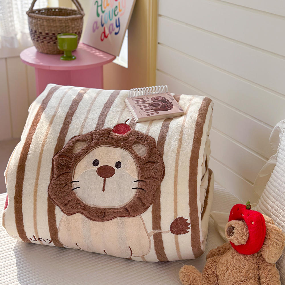 小狮子卡通可爱牛奶绒冬被