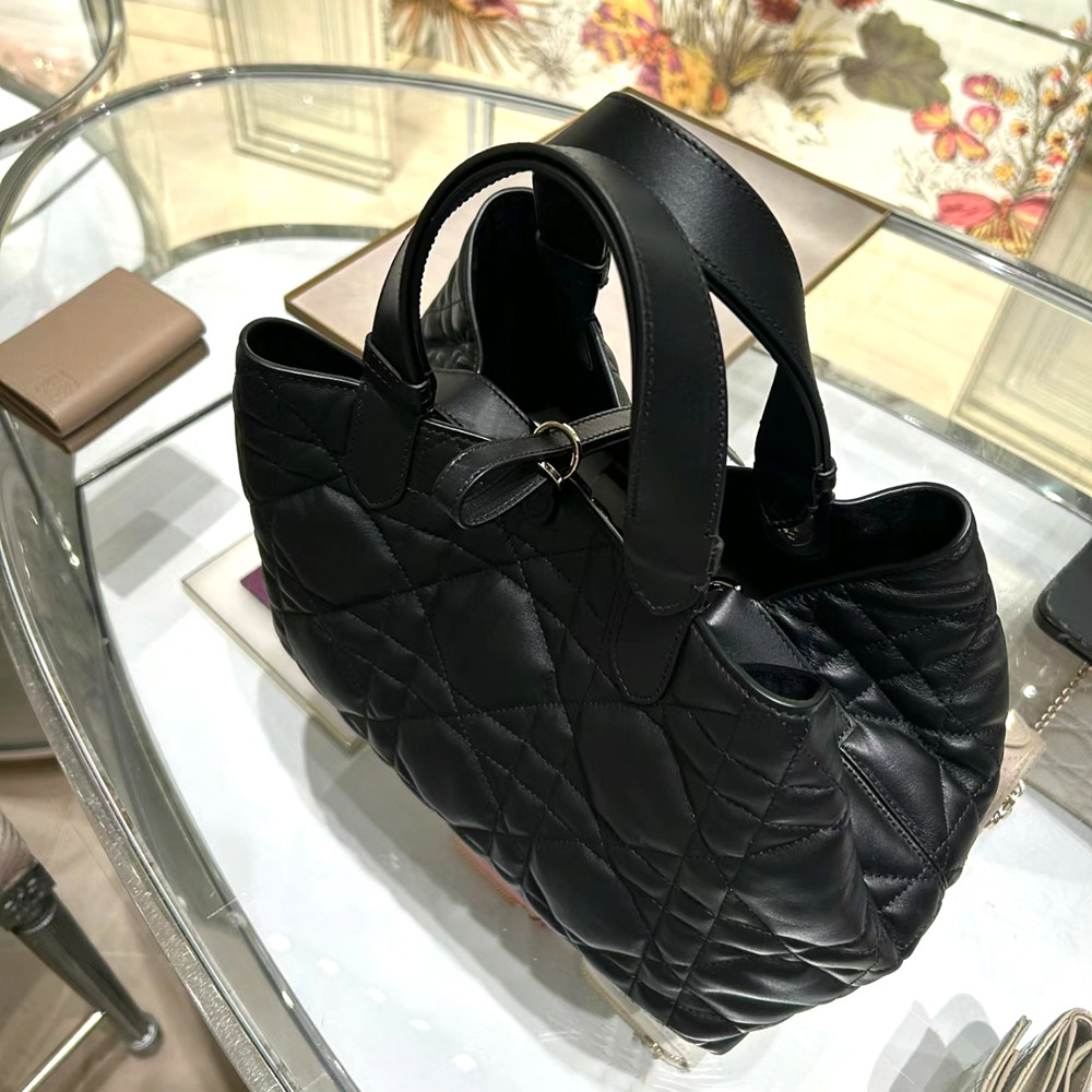 迪家正品真皮菱格手提包