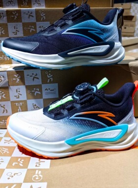 安踏儿童25夏款PG7男童凌峰系列跑鞋耐磨纽扣运动鞋312515516