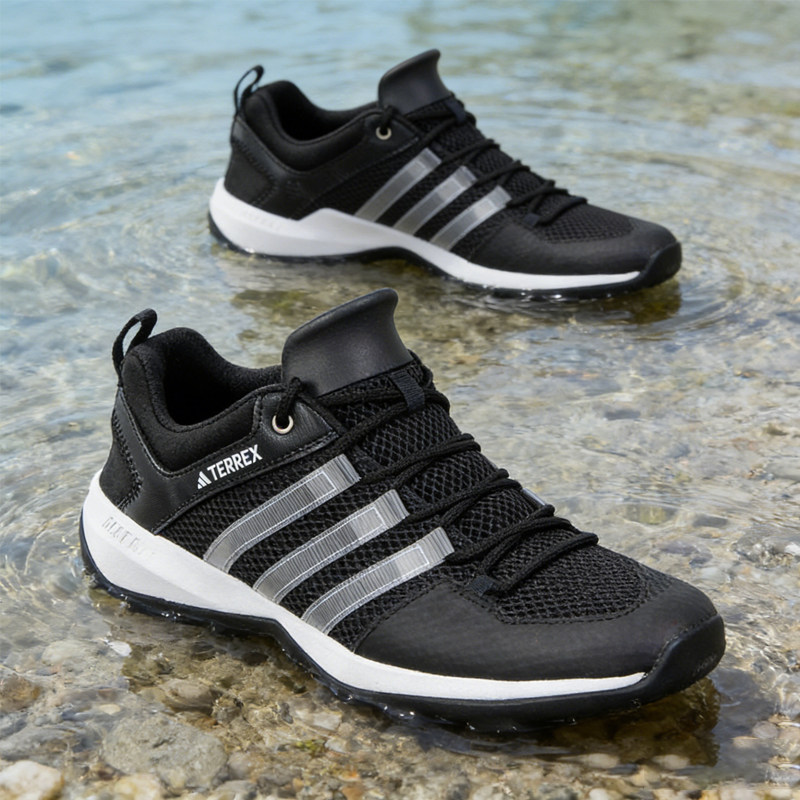Adidas阿迪达斯男鞋2026户外徒步溯溪鞋男士运动休闲涉水鞋HP8634