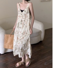 Real auction real price strap split dress age reduction Europe and the United States show thin slim French V-neck dress trend