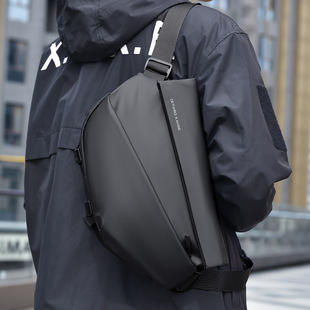 斜挎包男高级感休闲潮酷机车包男牛津布防水便携式胸包单肩包男款