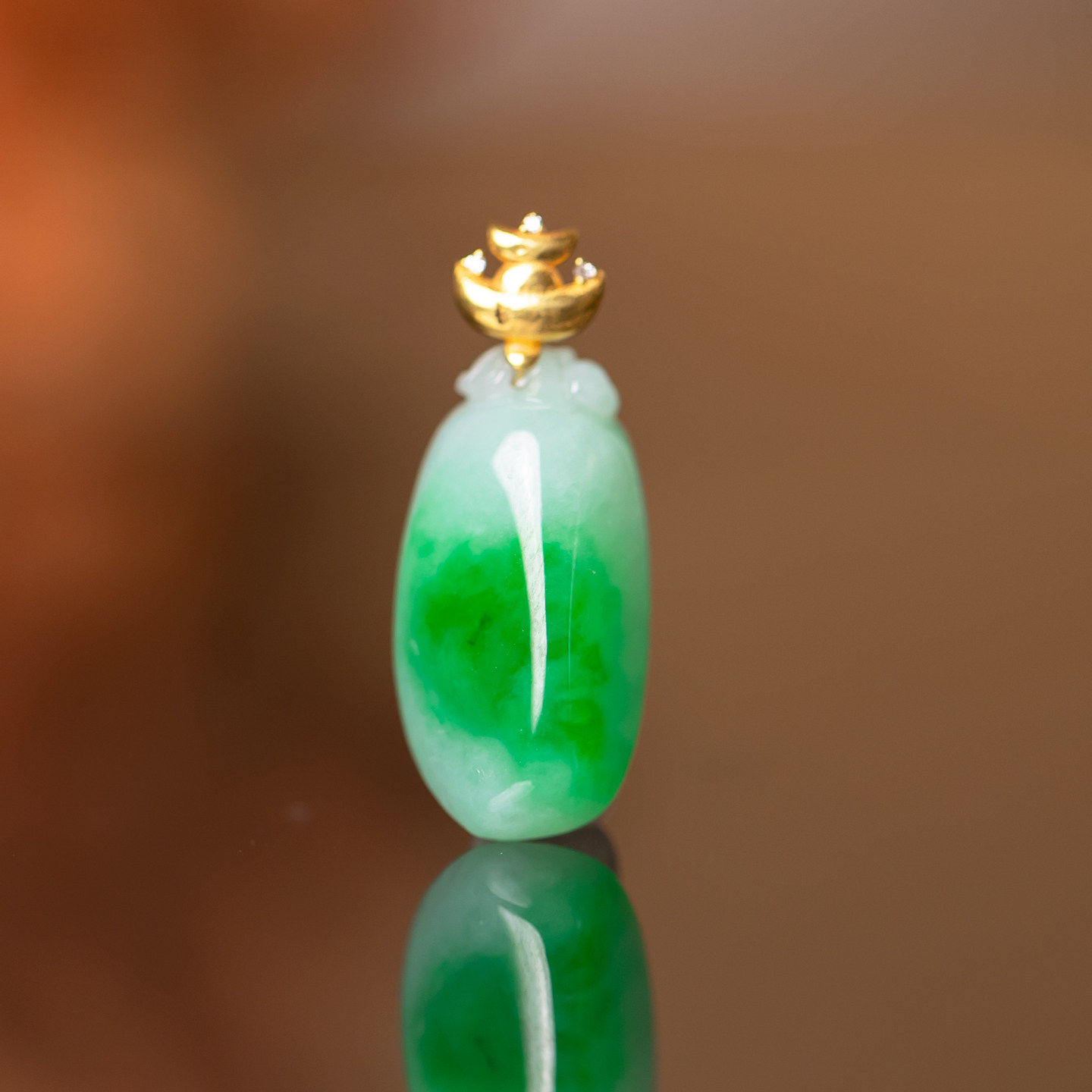 天然缅甸玉翡翠瓜吊坠挂件辣阳绿18K金镶嵌简约精致大气证书A货