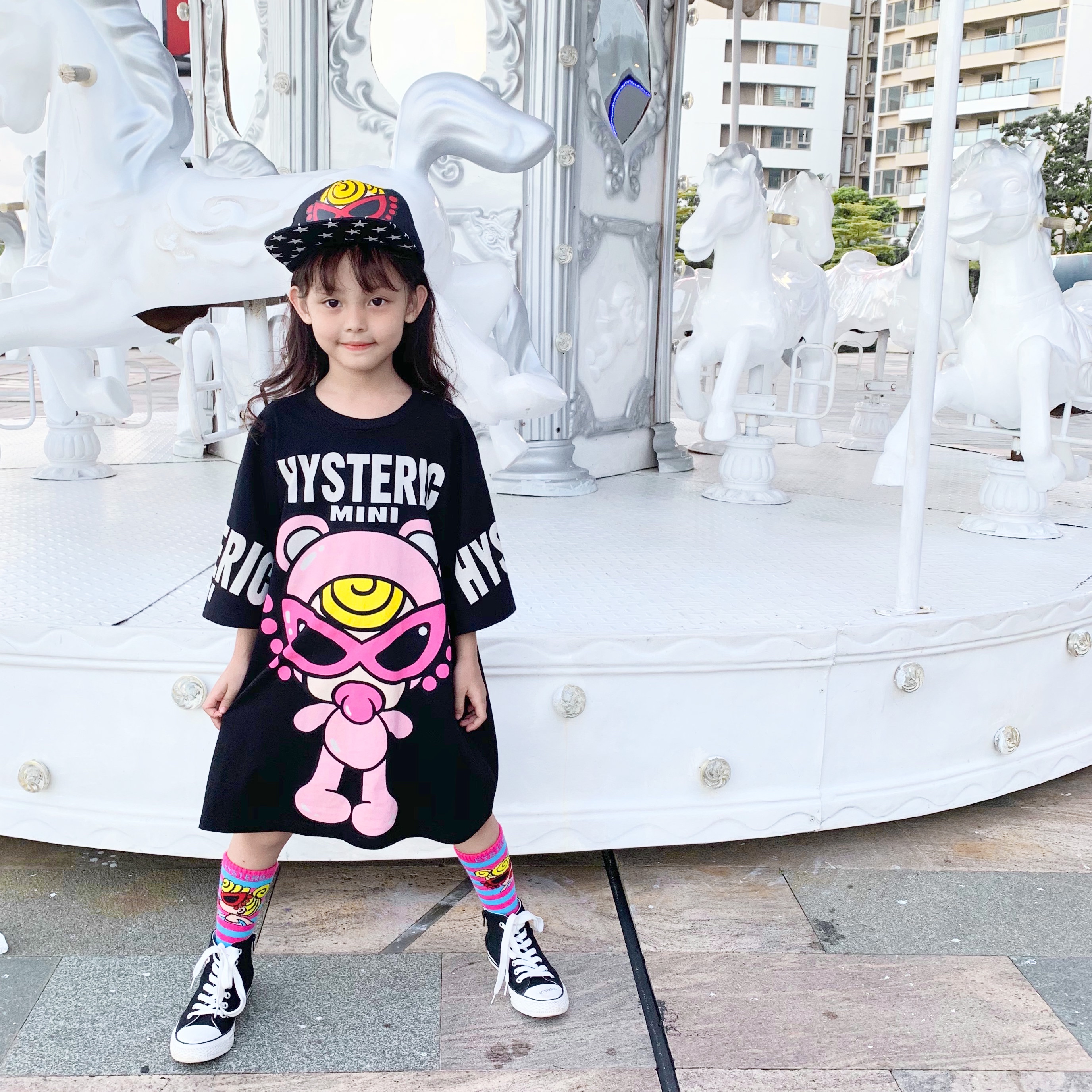 亲子装母女装洋气连衣裙2025春夏新款潮女童卡通宽松中长款T恤裙