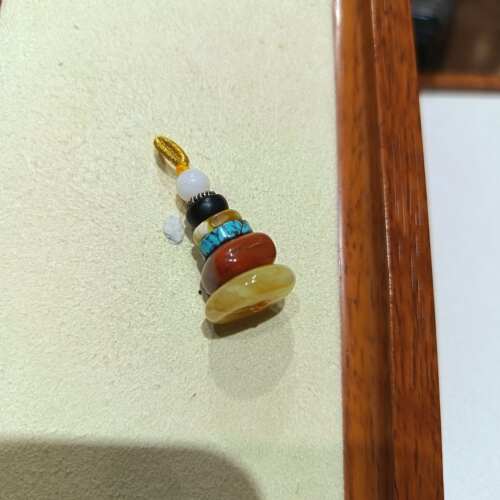最近超火的玛尼堆吊坠—— 玛尼堆的意义在于祈福 一石一愿