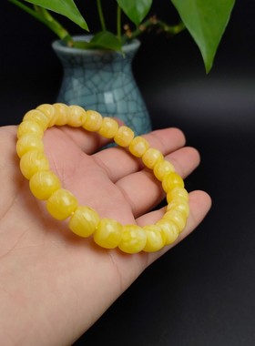 天然蜜蜡手串俄料鸡油黄满蜡飘花老型珠手串尺寸9.3mm，重11.68克