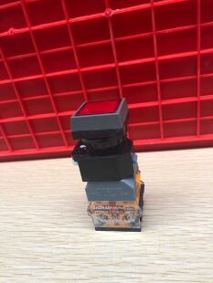 开孔22MM SAY7自复位 上海森奥正方形带灯按钮开关LA38 11BN