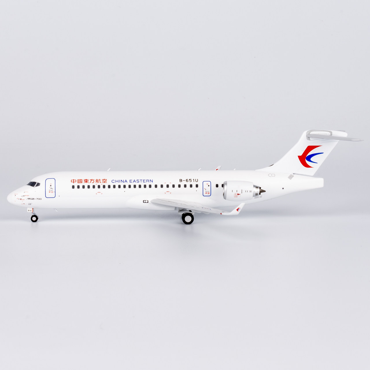 NG 20128 中国东方航空 C909 (ARJ21-700) B-651U 1:200
