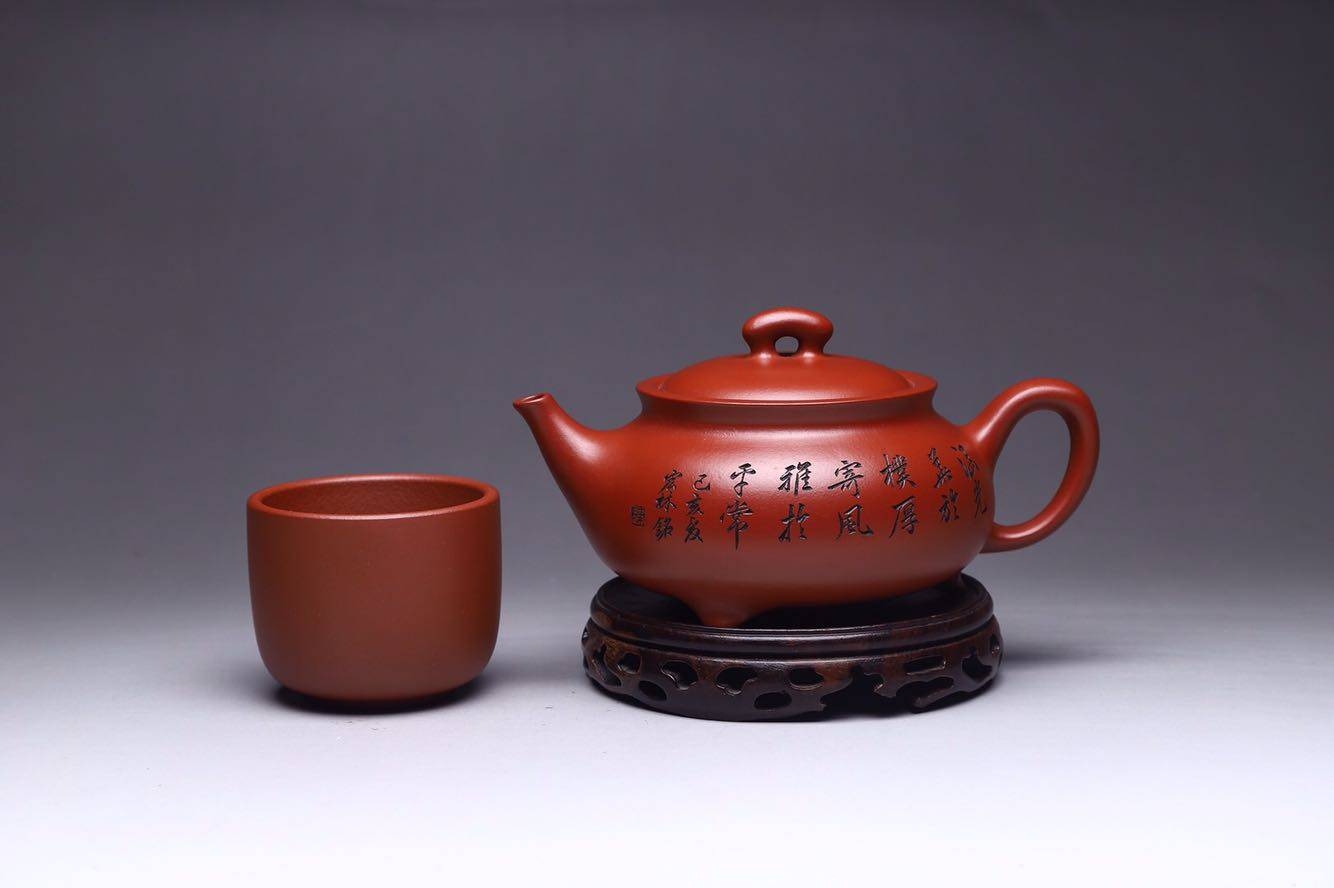 宜兴紫砂壶大师高工三足朱泥壶
