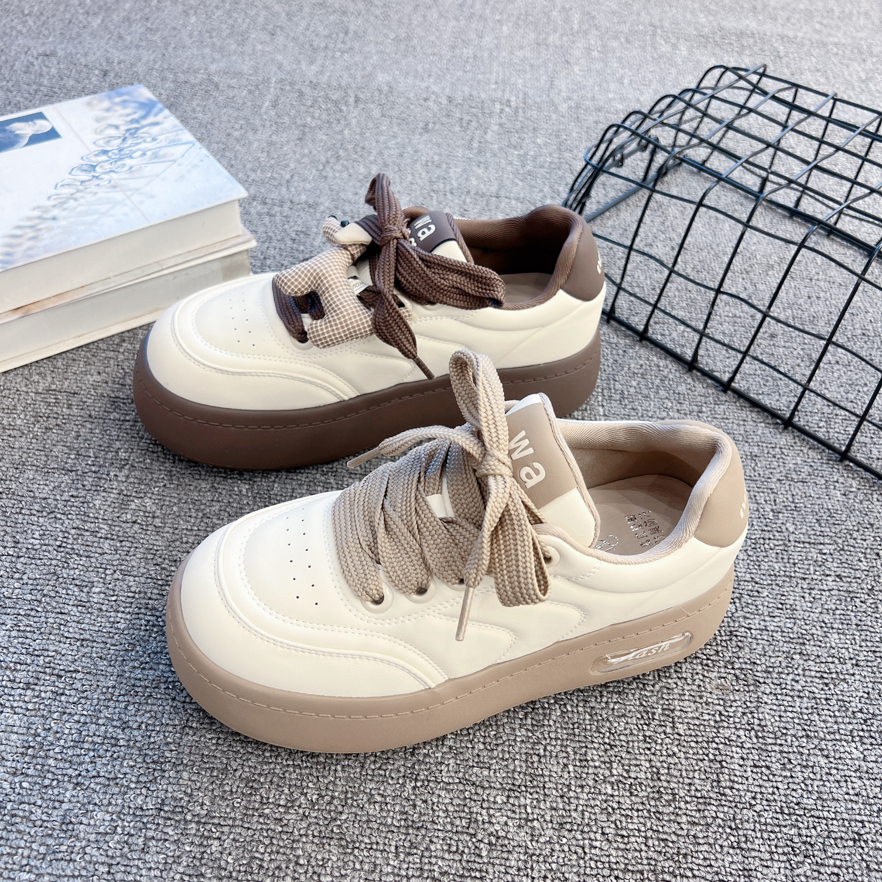 冰芙尼2025秋季新款女鞋舒适厚底增高休闲女单鞋女鞋31392