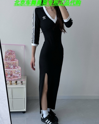 Adidas阿迪达斯三叶草女子V领时尚侧开叉运动连衣裙 IK0439