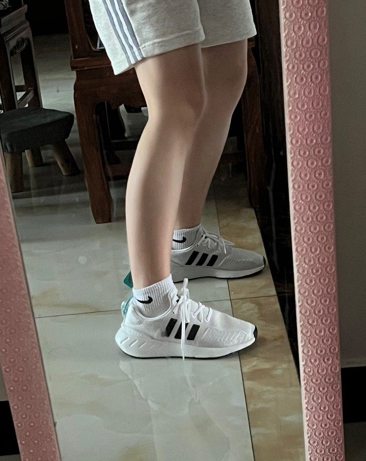 Adidas阿迪达斯三叶草SWIFT RUN男女复古休闲鞋跑步鞋GY3047