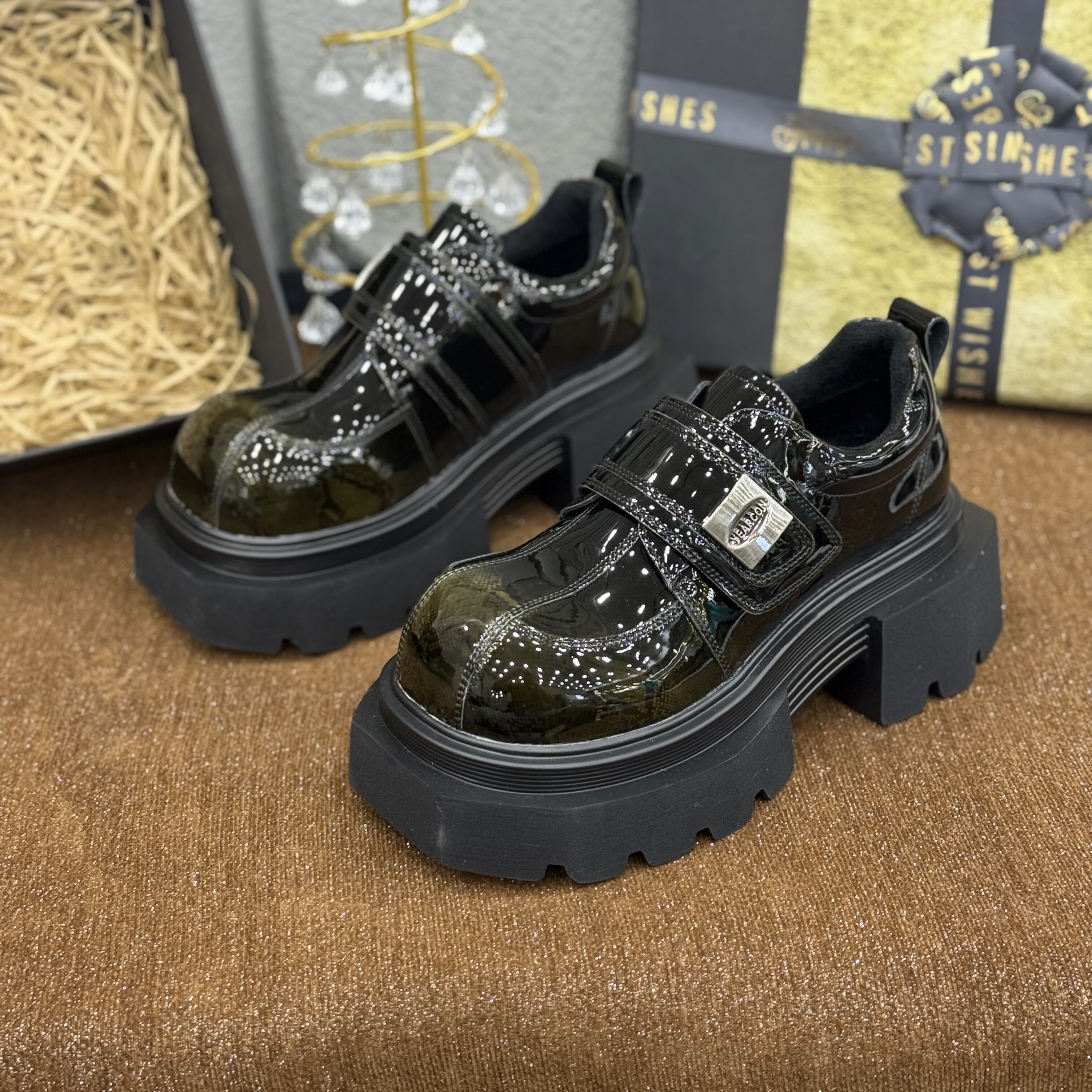 松糕厚底高级感英伦风乐福鞋女2025秋冬新款保暖加绒增高小个子女