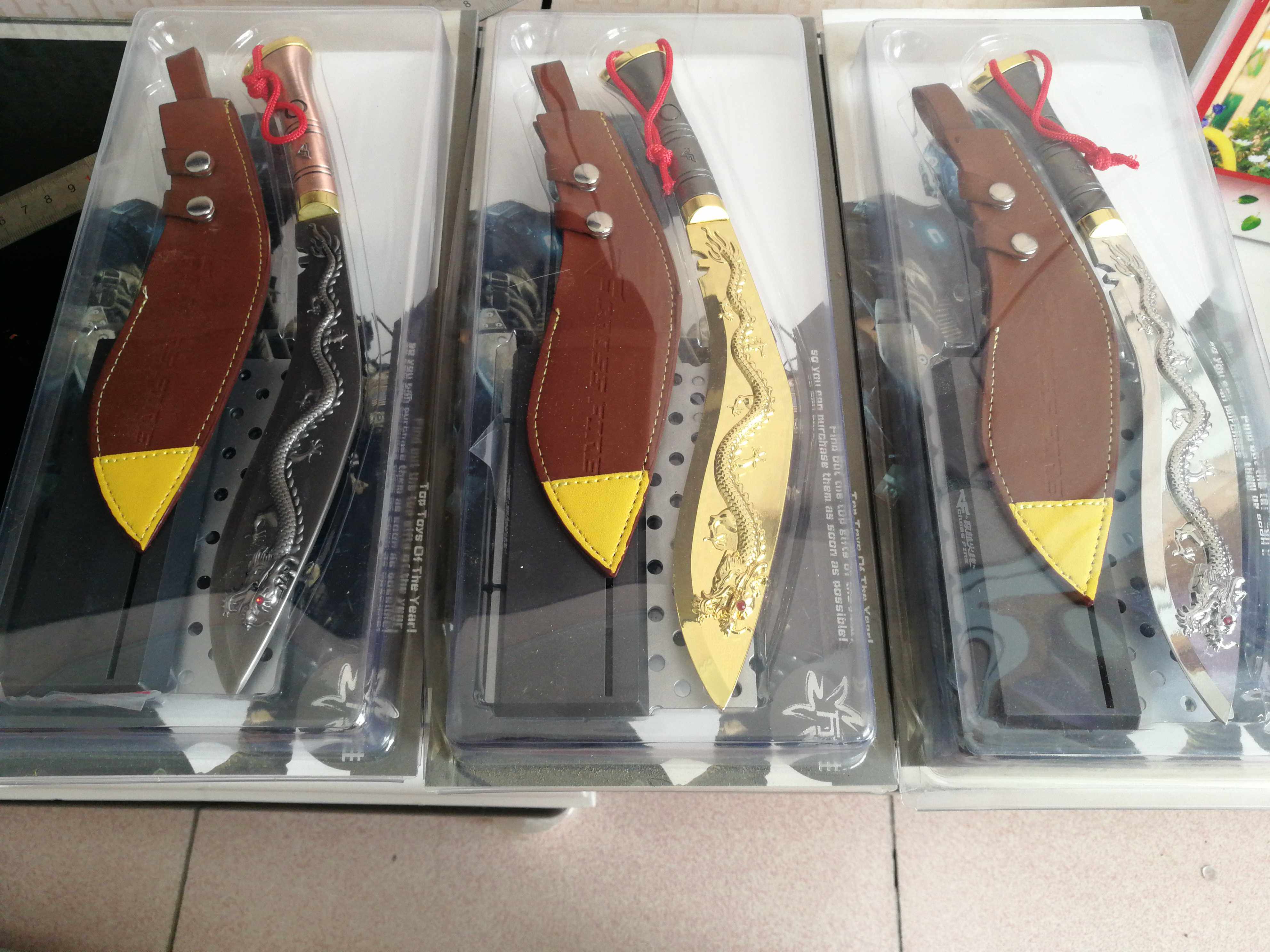 穿越火线屠龙尼泊尔摆件28厘米锌合金模型带展示架库存 便宜 清仓