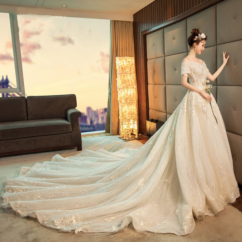 壹字肩主婚紗2019春季新赫本香槟色小拖尾齊地夢幻顯瘦新娘禮服在類目 女裝/女士精品, 婚紗/旗袍/禮服, 婚紗中 - 來自Buy2taobao.com提供專業的淘寶代購服務