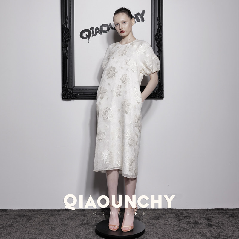 真丝浮雕提花 QIAOUNCHY俏云曦｜杏色圆领优雅法式复古连衣裙