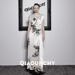 郎世宁的花鸟图 QIAOUNCHY俏云曦｜象牙白法式优雅缎面抽绳连衣裙