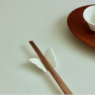 筷子架创意日式陶瓷家用筷子托简约白色蝴蝶毛笔架托文房茶针搁置