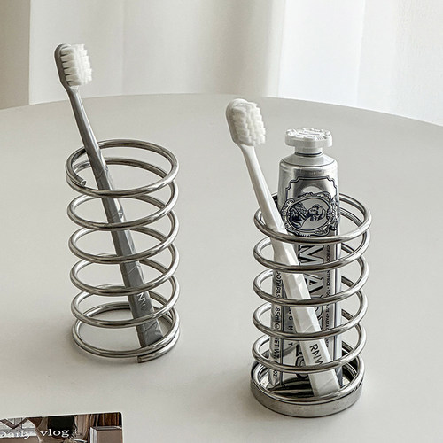 铁艺牙刷架简约桌面置物架浴室沥水收纳架化妆刷高级镂空笔筒摆件