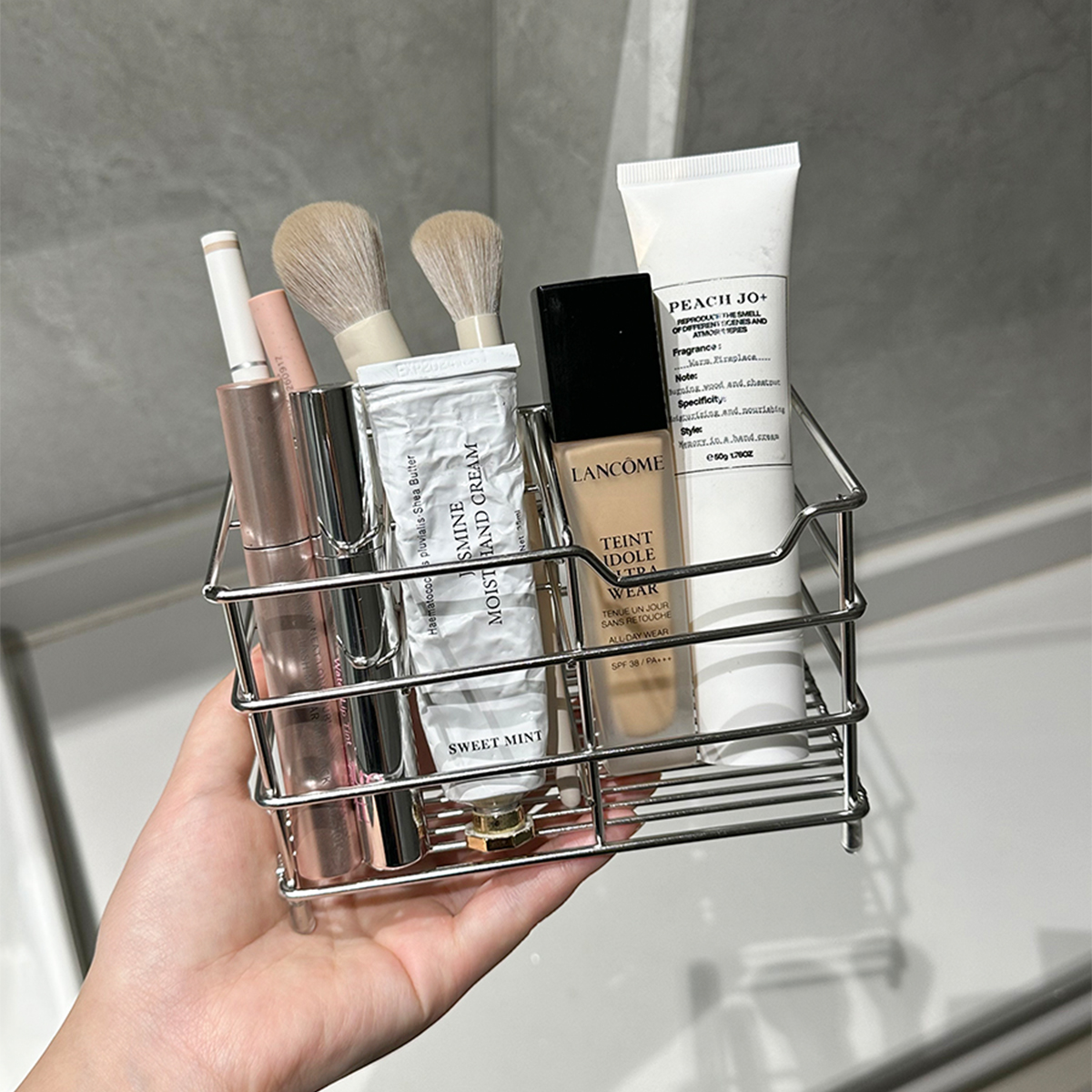 铁艺收纳筐高级感桌面收纳盒整理化妆品置物架护肤品简约韩系道具