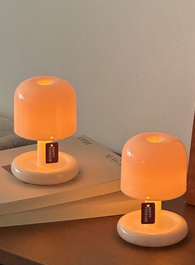 LED发光蘑菇小台灯装饰摆件客厅卧室床头灯创意奇趣夜灯桌面摆件