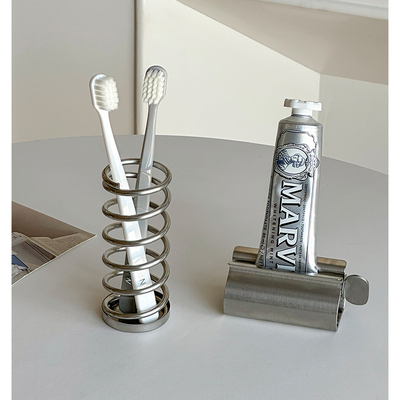 家用牙刷收纳桶挤牙膏神器不锈钢懒人护手霜挤压器免打孔方便高级
