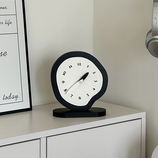 中古风客厅玄关柜子桌面摆件黑白简约高颜值办公装饰时钟钟表装饰