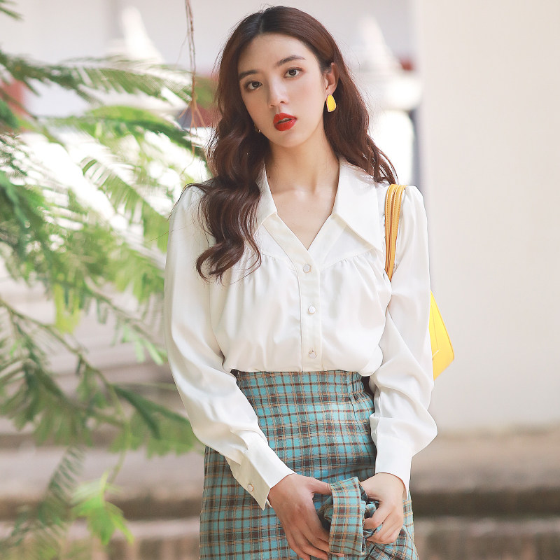 春秋季白衬衫法式V领设计感小众上衣复古宽松长袖衬衣港风气质女