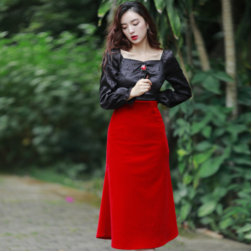 juju定制法式复古红色鱼尾裙显瘦连衣裙方领显白气质礼服裙女秋季