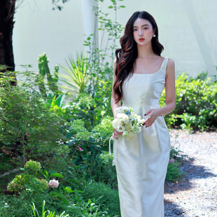 JUJU定制轻奢气质吊带裙设计感法式白色礼服花苞连衣裙领证小白裙