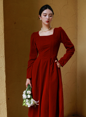 JUJU定制法式复古红色丝绒连衣裙显瘦高级感方领长袖裙子秋冬季女