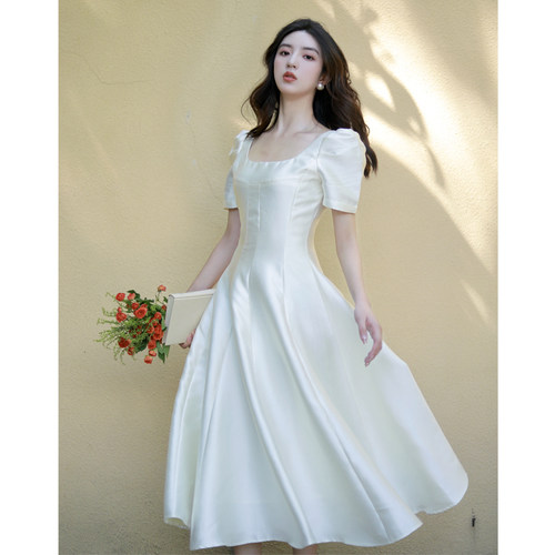 赫本复古风气质初恋领证小白裙