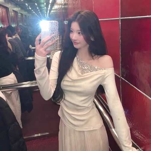 斜肩亮片长袖打底衫女秋冬内搭t恤修身显瘦设计感纯欲风性感上衣