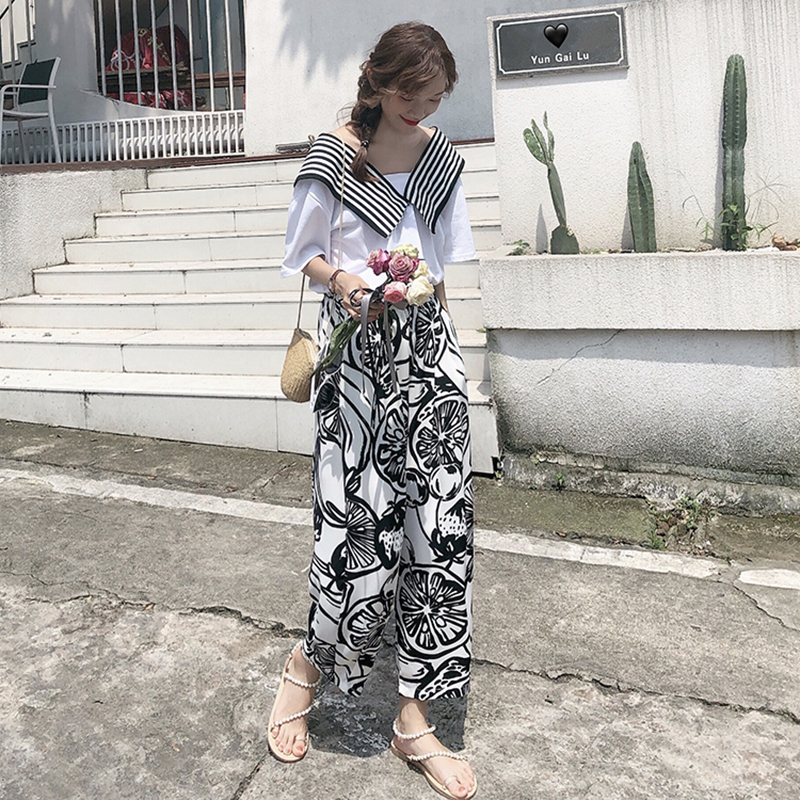 Real Price ~Stripe Academy Wind Navy Collar Short Sleeve T-shirt + Vertical Black-and-White Patterned Broad-legged Pants