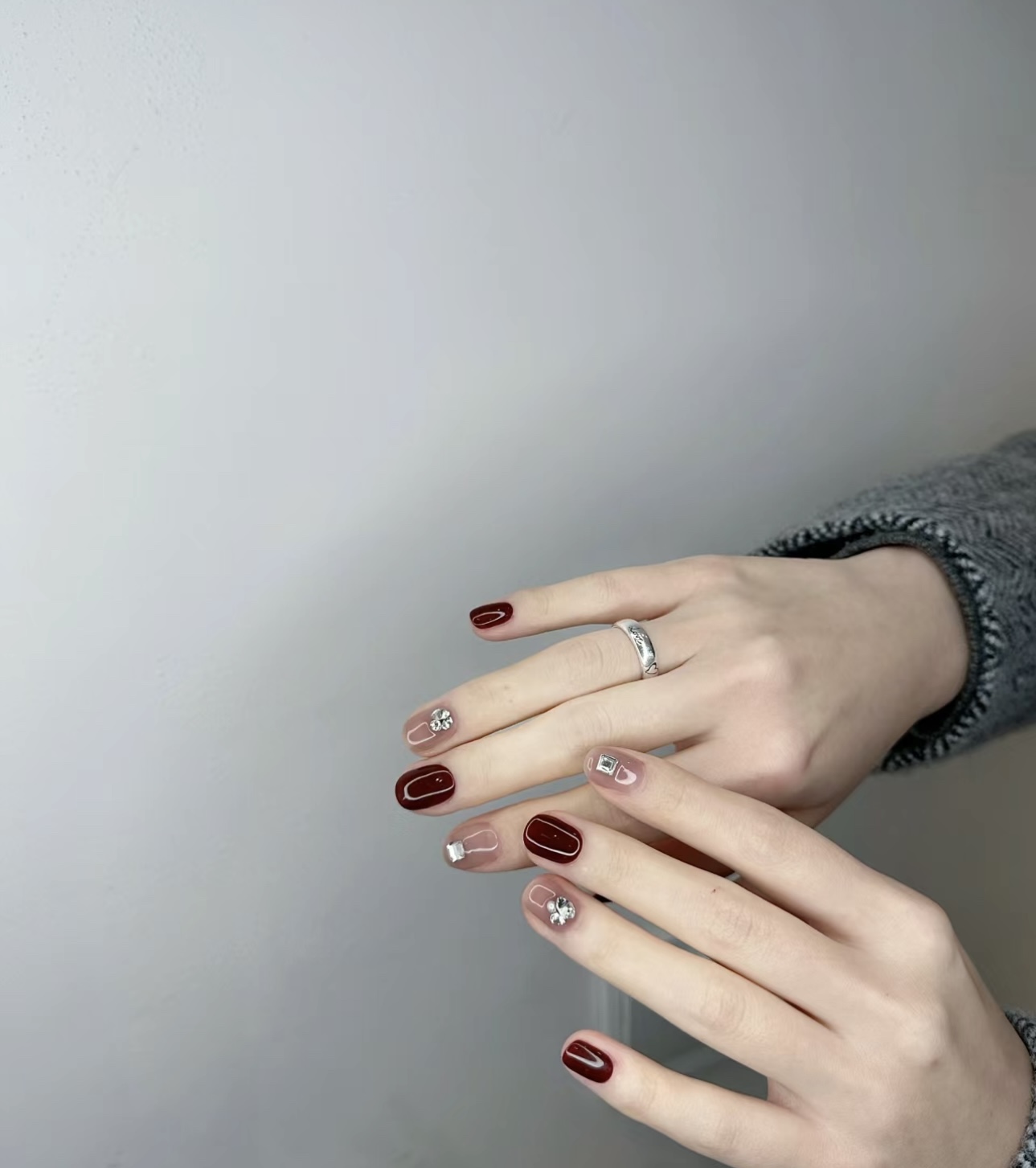 显白酒红堆钻美甲片手工穿戴甲