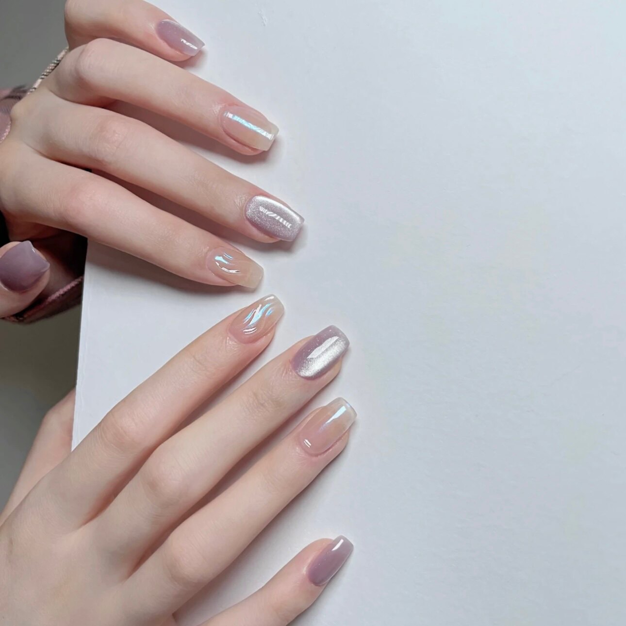 香芋色晶石猫眼跳色人鱼姬极光粉水波纹显白成品甲片假指甲穿戴甲