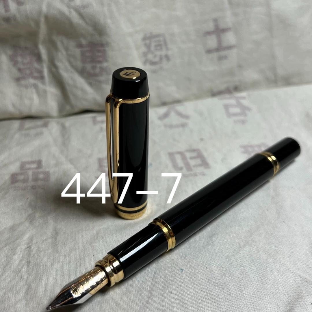 威迪文黑色树脂杆18k金笔,品相不错,只有极小的毛痕
