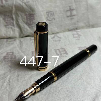 威迪文黑色树脂杆18k金笔，品相不错，只有极小的毛痕