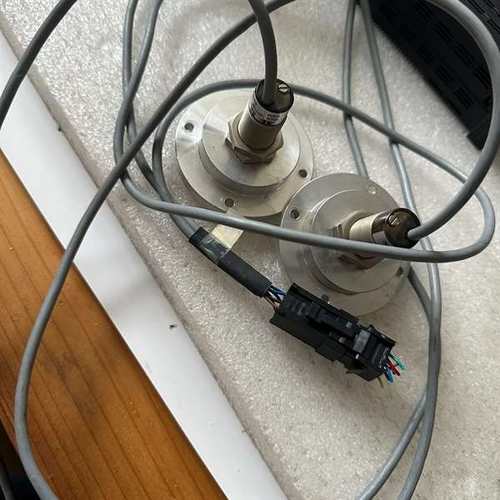 议价-Baumr传感器FZAM18P1155，半导体炉子上拆下