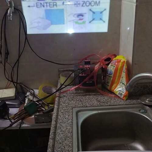 议价-夏普投影仪XR~E820SA，外观新，亮度好，
