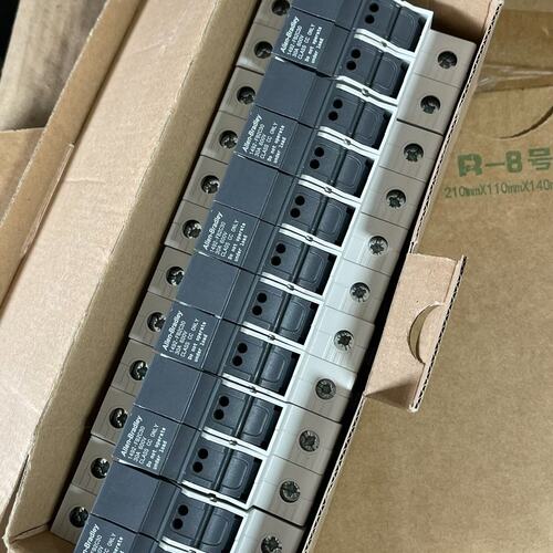 AB罗克韦尔1492-FB2C30 熔断器底座，全新6只，实