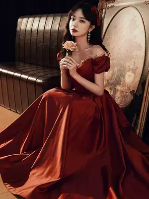 Shoulder satin toast 2021 New engagement Bride wedding back door red fugitive princess evening dress