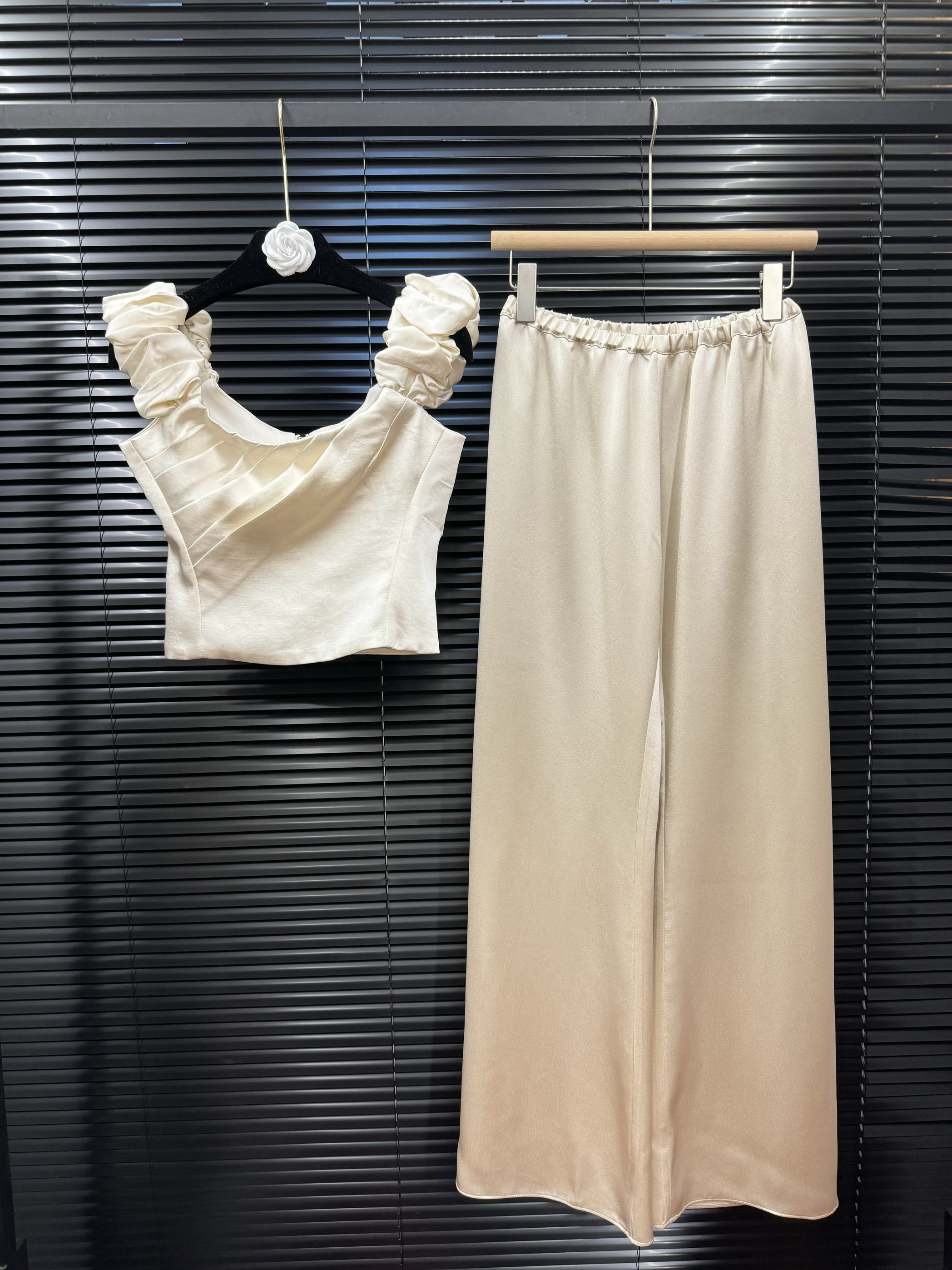 wo 华丽时髦高级感温柔百搭高腰显瘦直筒裤女highline醋酸裤