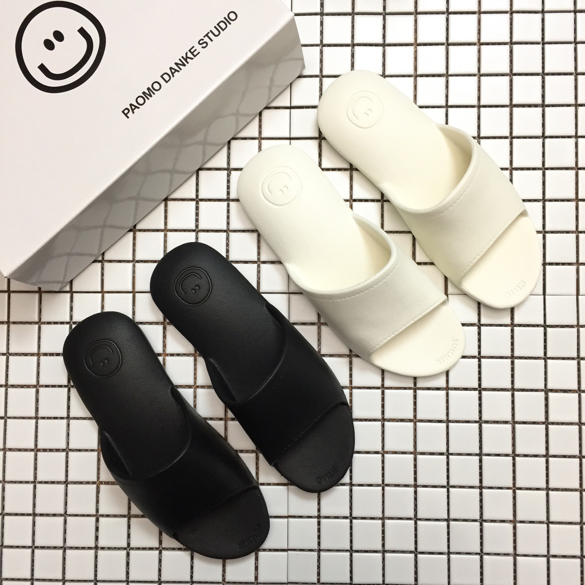 新品日式情侣男女黑白浴室拖鞋家居室内外出洗澡凉防滑地板拖包邮