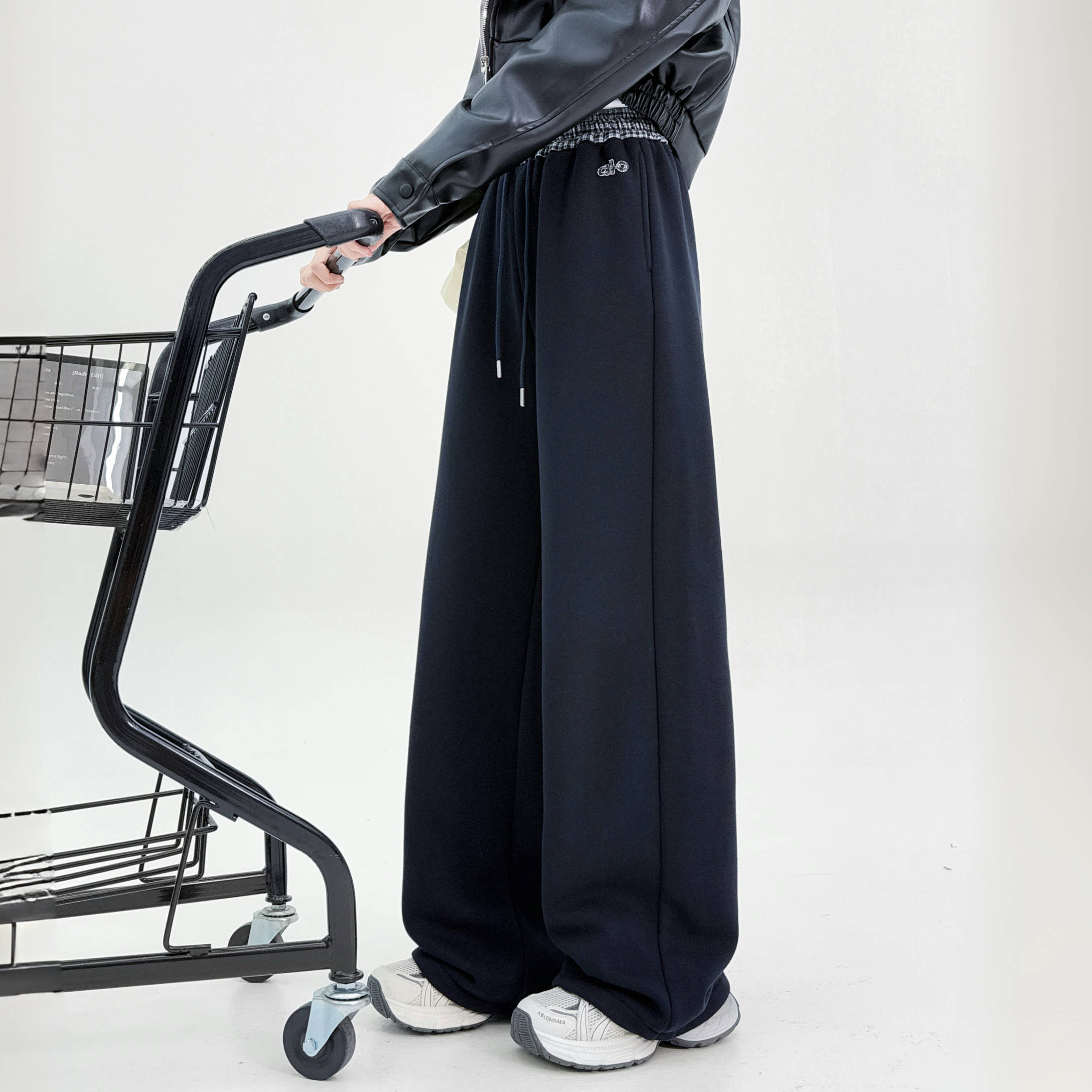 中大童女童裤子2025冬季百搭加绒阔腿卫裤休闲一体绒运动裤28622