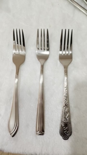 304不锈钢叉子（一组三个，会有小刮花，但是不严重，不售后）