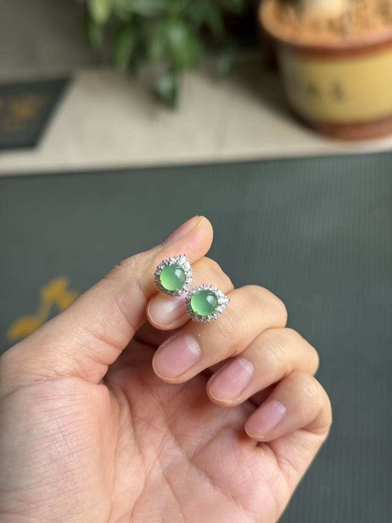 缅甸天然A货翡翠冰种甜阳绿蛋面耳钉,珠宝/钻石/翡翠,翡翠裸石/蛋面,淘宝优惠券,粉丝福利购,淘宝优惠卷