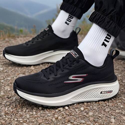 斯凯奇Skechers男运动鞋轻便缓震运动鞋透气厚底跑步鞋220847-BLK